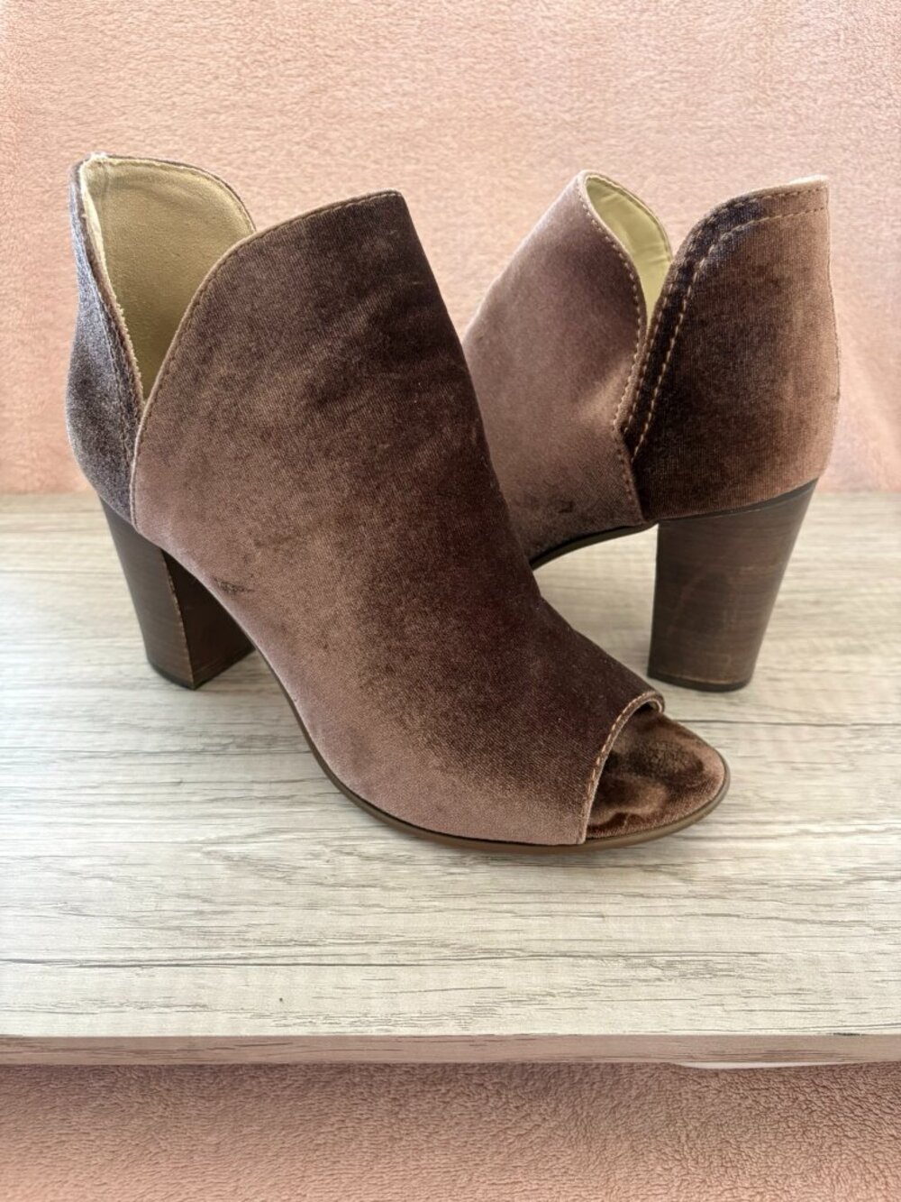 Steve Madden Kaitt Brown Velvet Velour Peep Toe 3.5” Stacked Block Heel 9